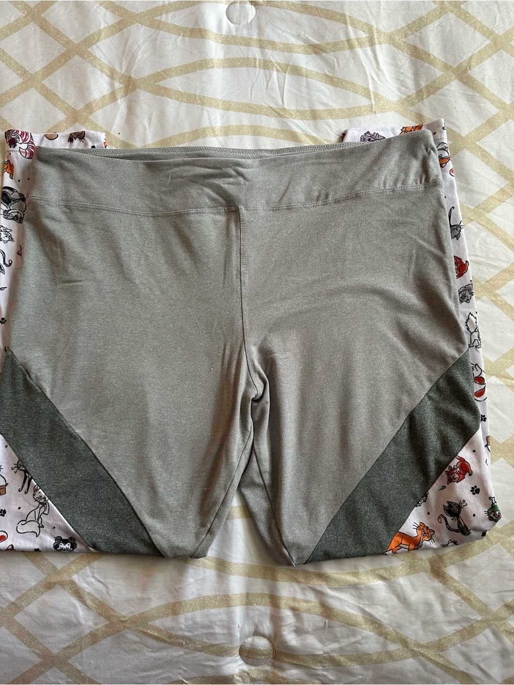 Disney Cats Gray Active Leggings